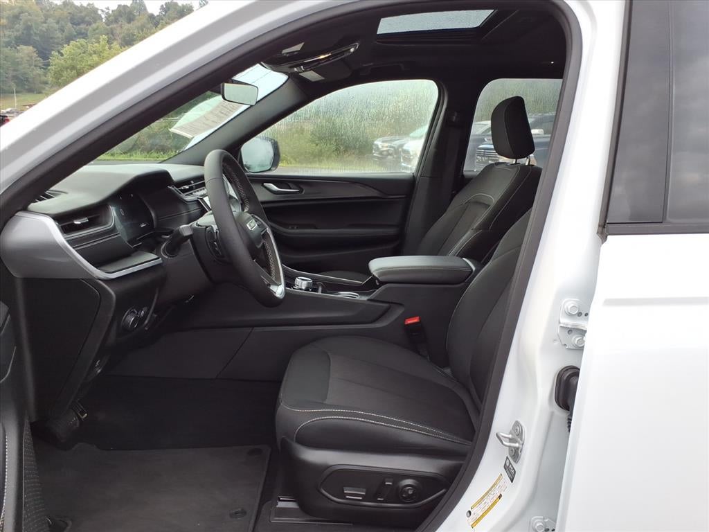 2025 Jeep Grand Cherokee L Laredo X