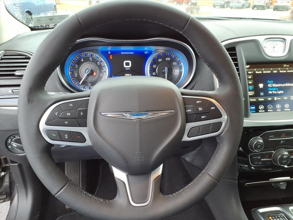 2023 Chrysler 300 Touring