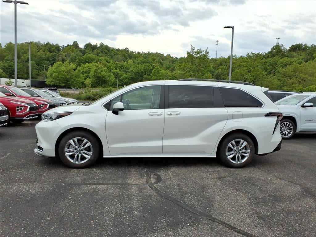 2024 Toyota Sienna XLE