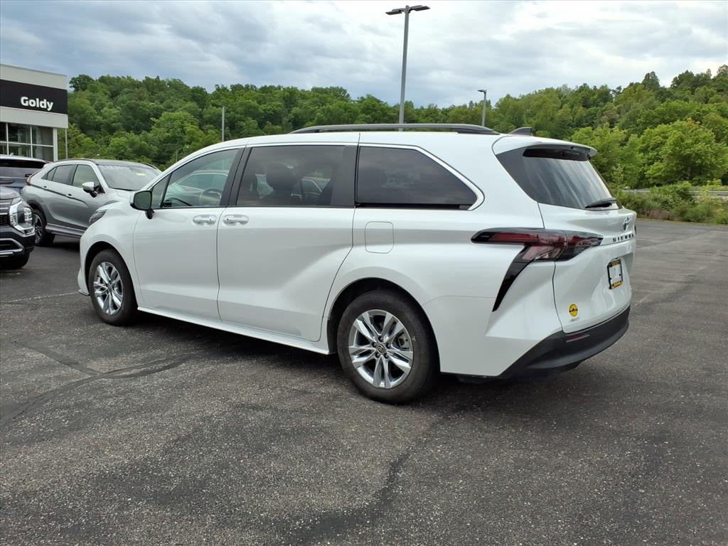 2024 Toyota Sienna XLE