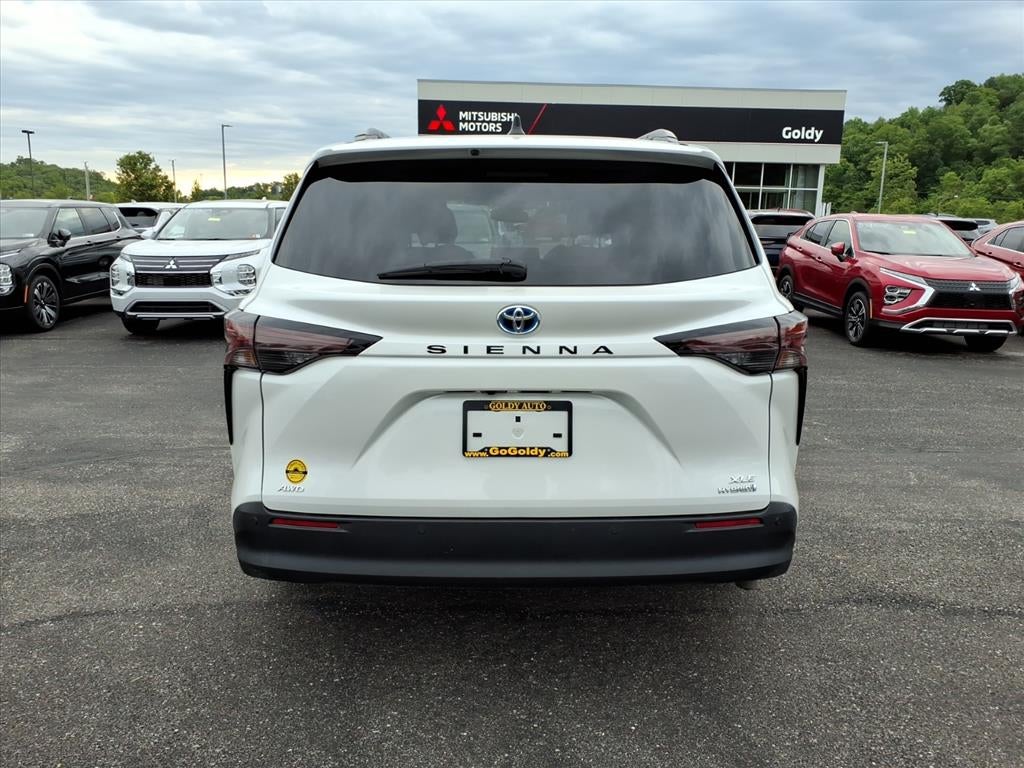 2024 Toyota Sienna XLE