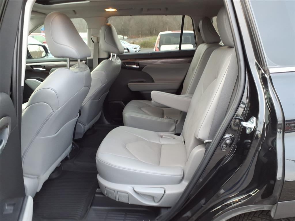 2023 Toyota Highlander Base