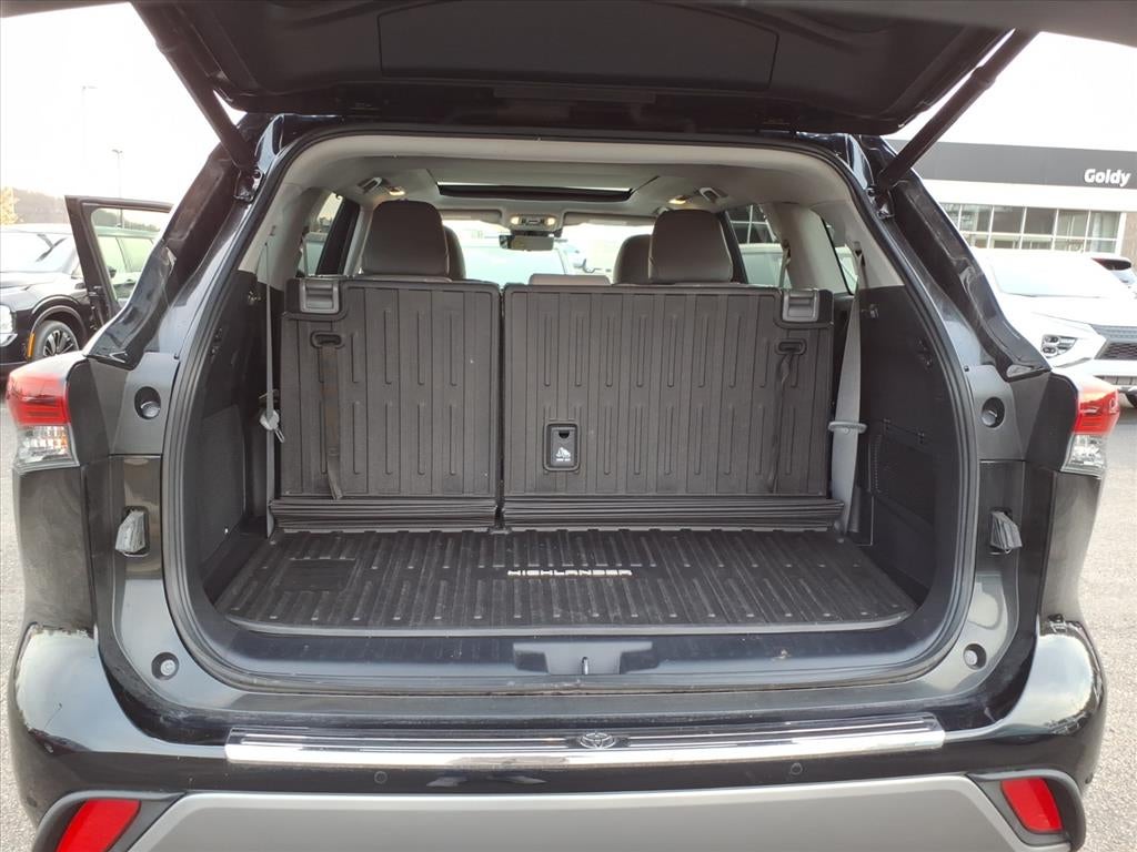 2023 Toyota Highlander Base