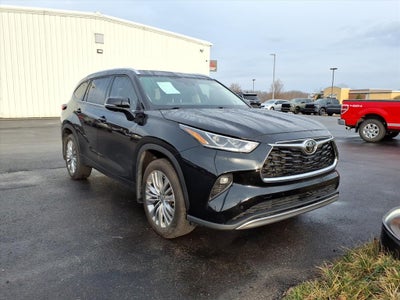 2023 Toyota Highlander Base