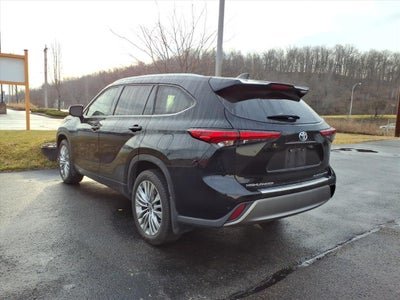 2023 Toyota Highlander Base