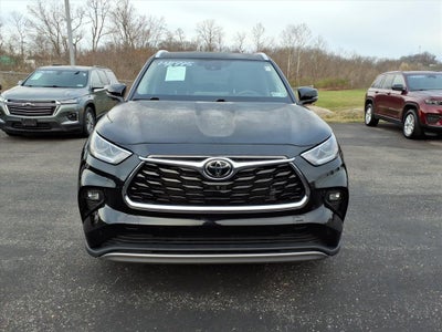 2023 Toyota Highlander Base