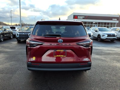 2024 Toyota Sienna XLE