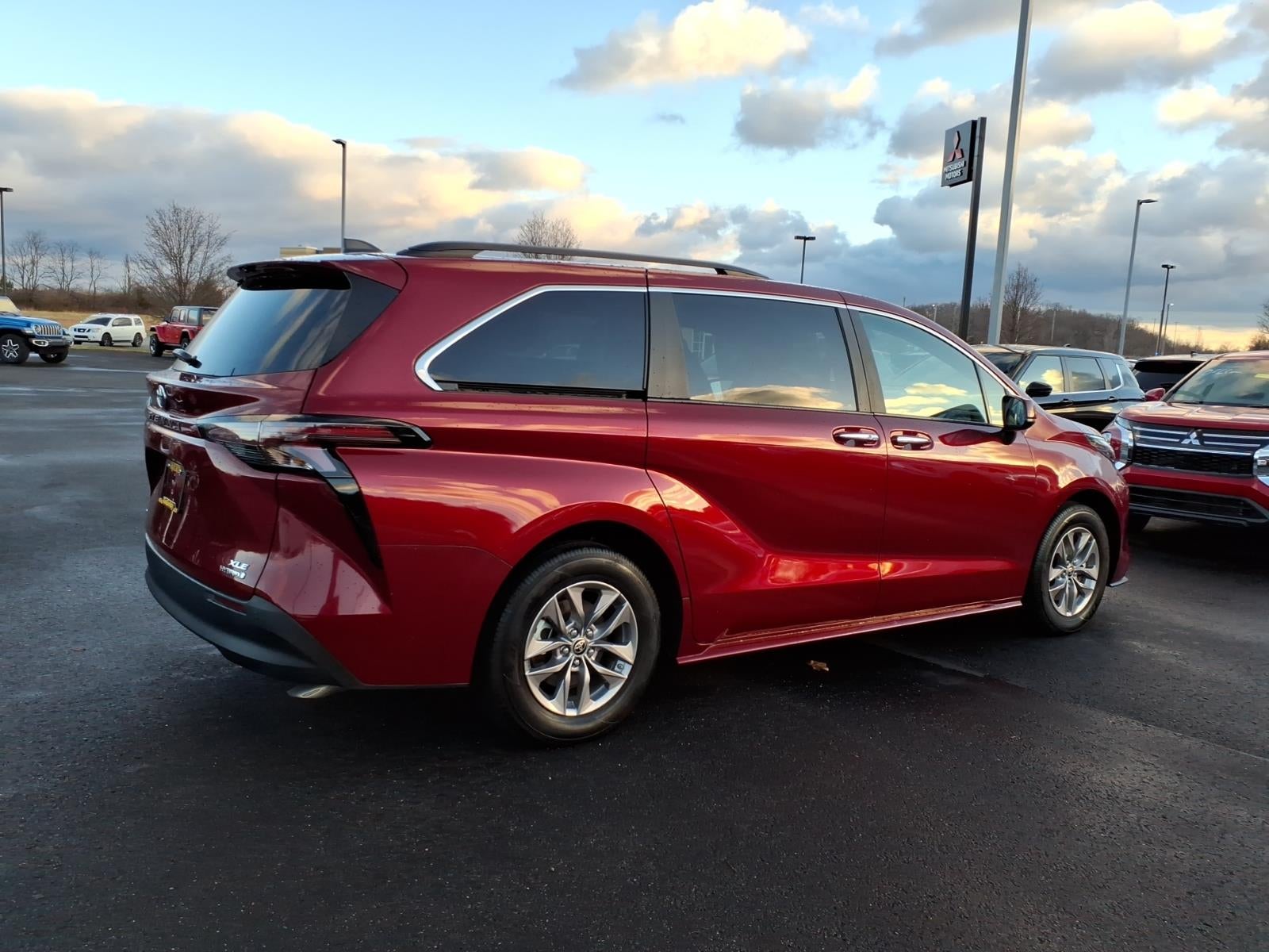 2024 Toyota Sienna XLE