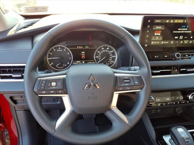 2025 Mitsubishi Outlander ES