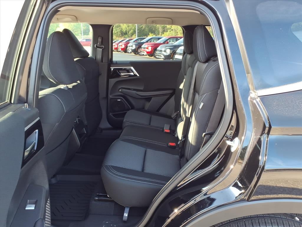 2025 Mitsubishi Outlander ES