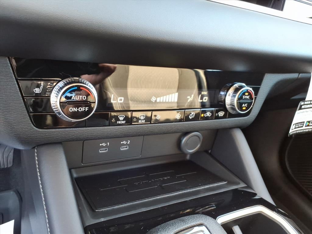 2025 Mitsubishi Outlander ES