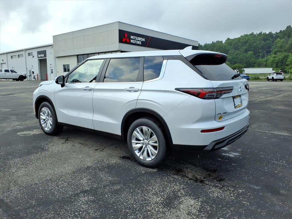 2026 Mitsubishi Outlander ES
