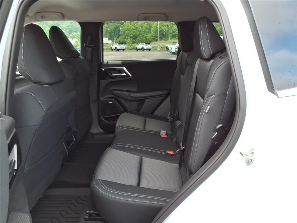2026 Mitsubishi Outlander ES