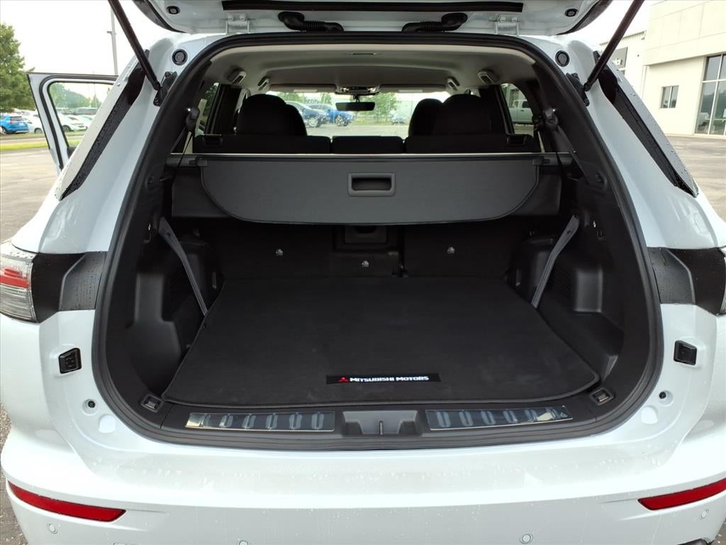 2026 Mitsubishi Outlander ES