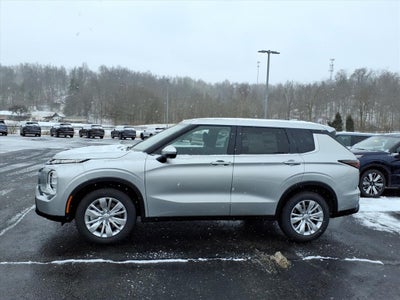 2026 Mitsubishi Outlander ES