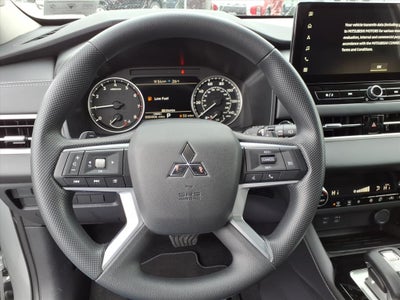 2026 Mitsubishi Outlander ES