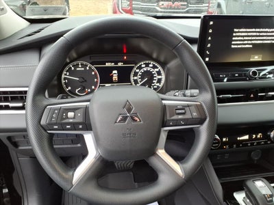 2026 Mitsubishi Outlander ES