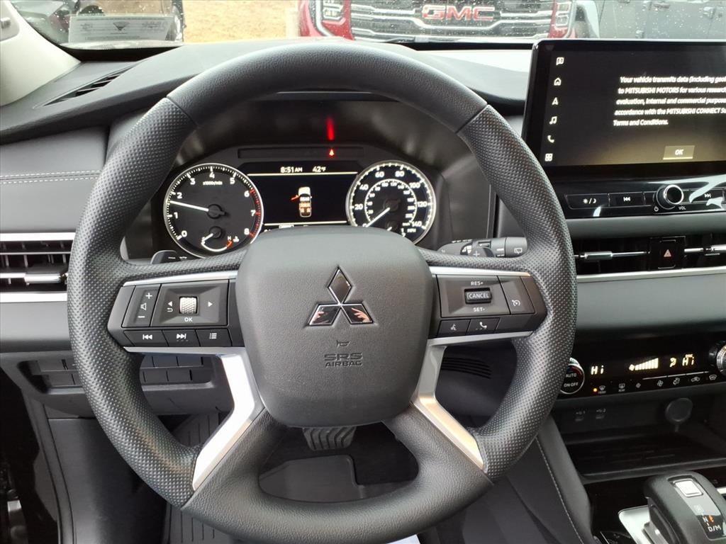 2026 Mitsubishi Outlander ES