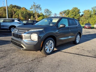 2026 Mitsubishi Outlander ES