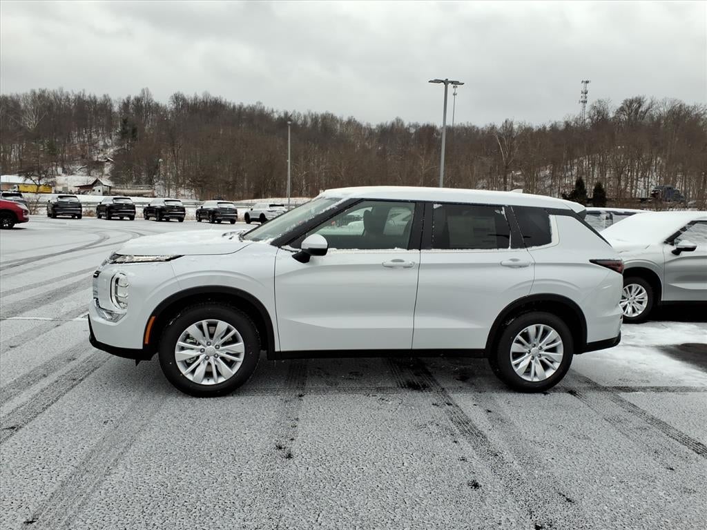 2026 Mitsubishi Outlander ES