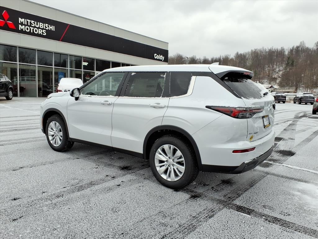 2026 Mitsubishi Outlander ES