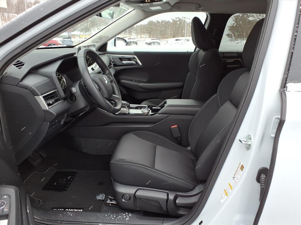 2026 Mitsubishi Outlander ES