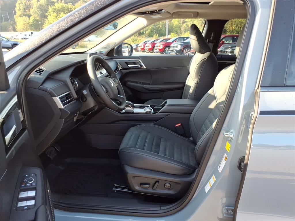 2025 Mitsubishi Outlander Trail Edition