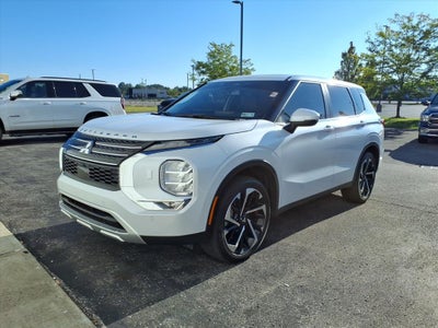 2024 Mitsubishi Outlander SE