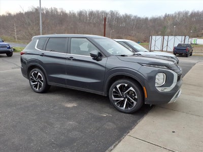 2024 Mitsubishi Outlander Base