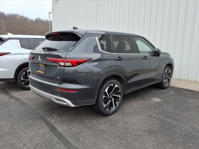 2024 Mitsubishi Outlander Base