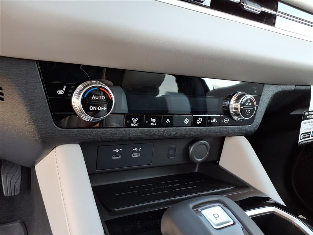 2025 Mitsubishi Outlander SE