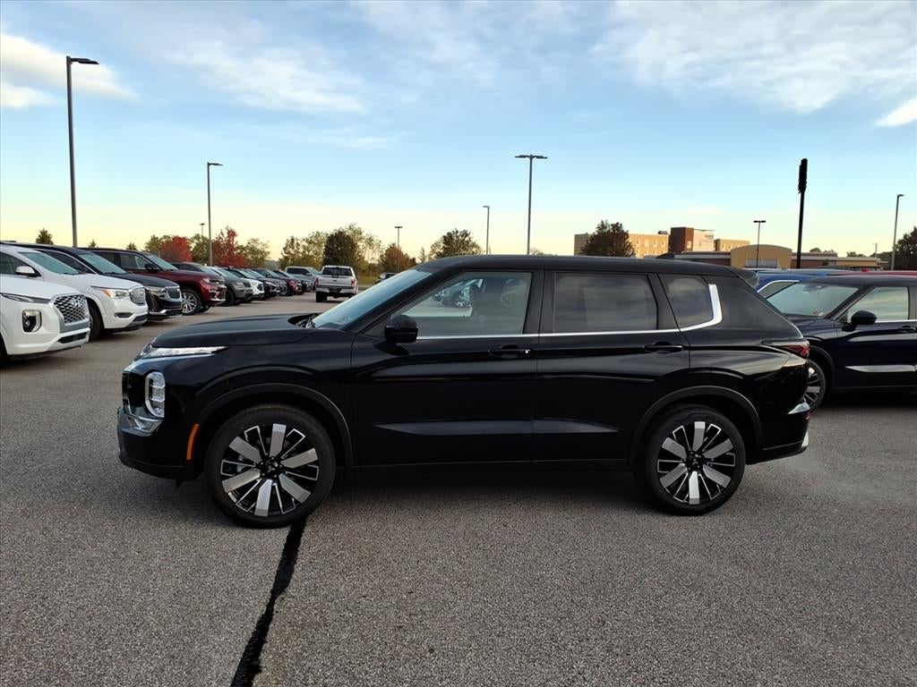 2025 Mitsubishi Outlander SE