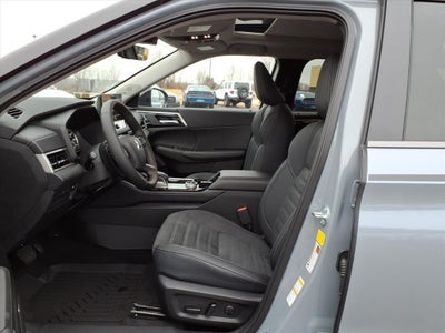 2026 Mitsubishi Outlander Base