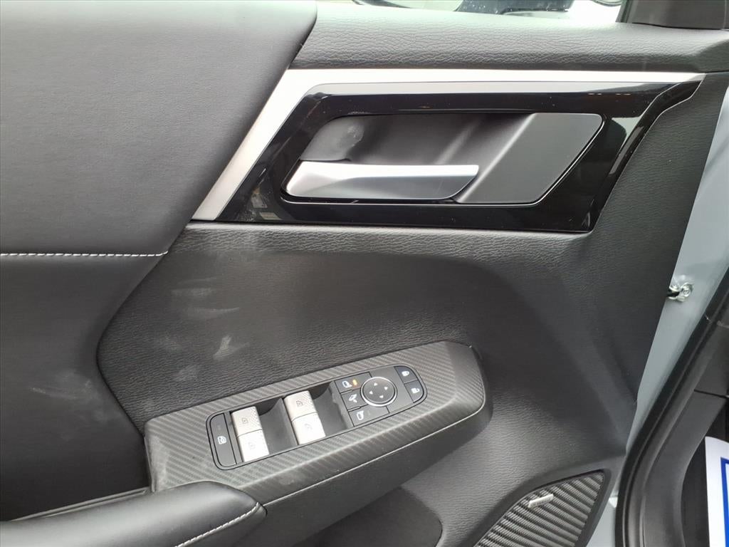 2026 Mitsubishi Outlander Base