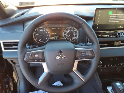2026 Mitsubishi Outlander Base
