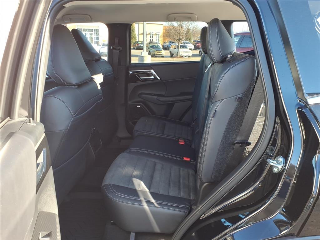 2026 Mitsubishi Outlander SE