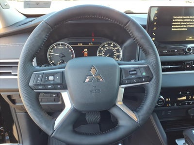 2026 Mitsubishi Outlander SE