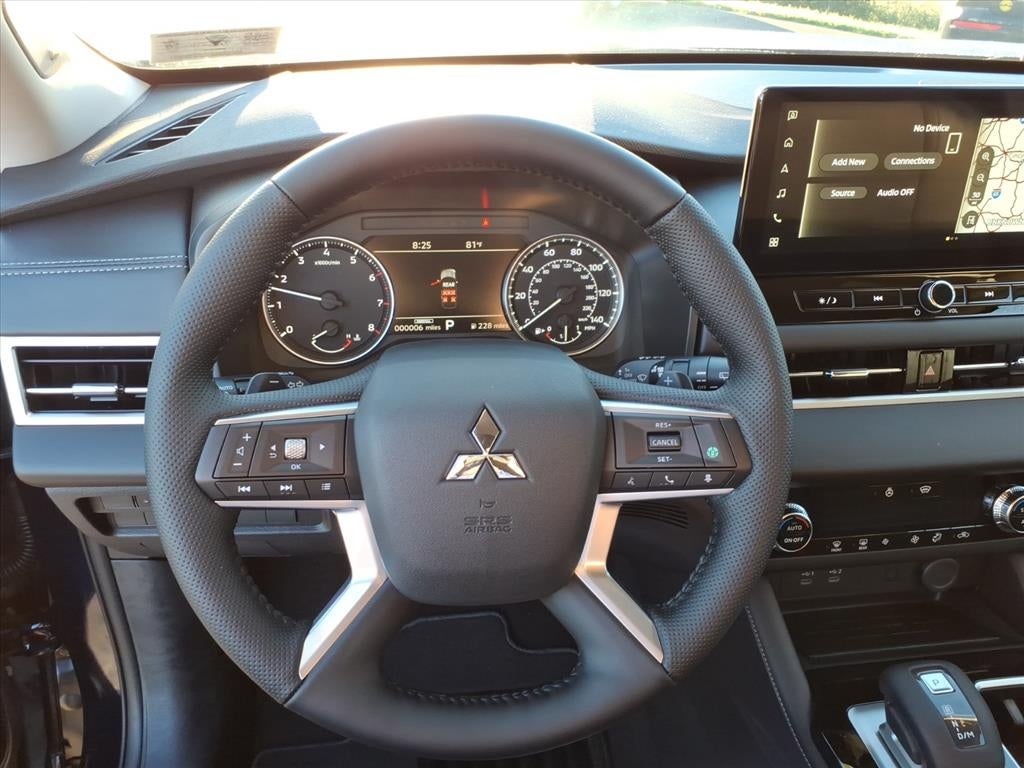 2026 Mitsubishi Outlander Base