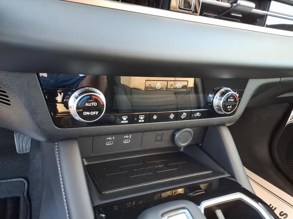 2026 Mitsubishi Outlander Base