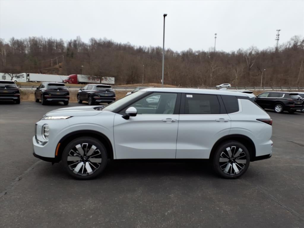 2026 Mitsubishi Outlander Base