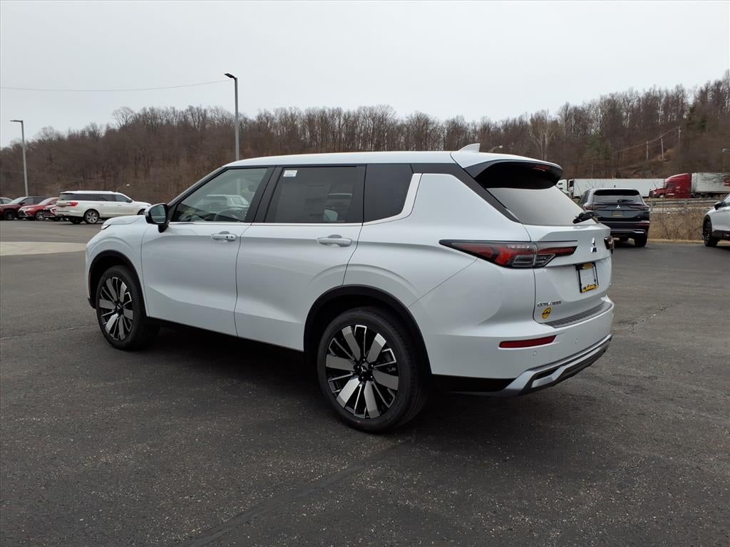 2026 Mitsubishi Outlander Base