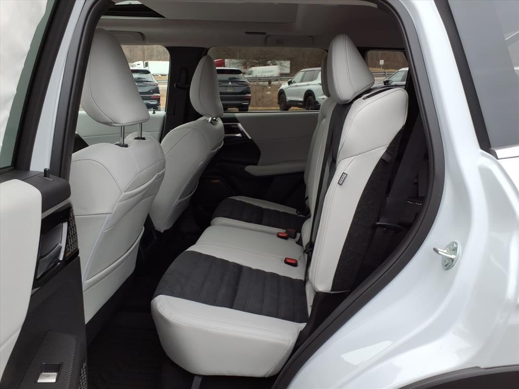 2026 Mitsubishi Outlander Base