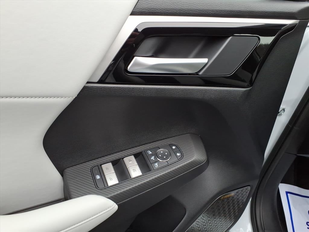 2026 Mitsubishi Outlander Base