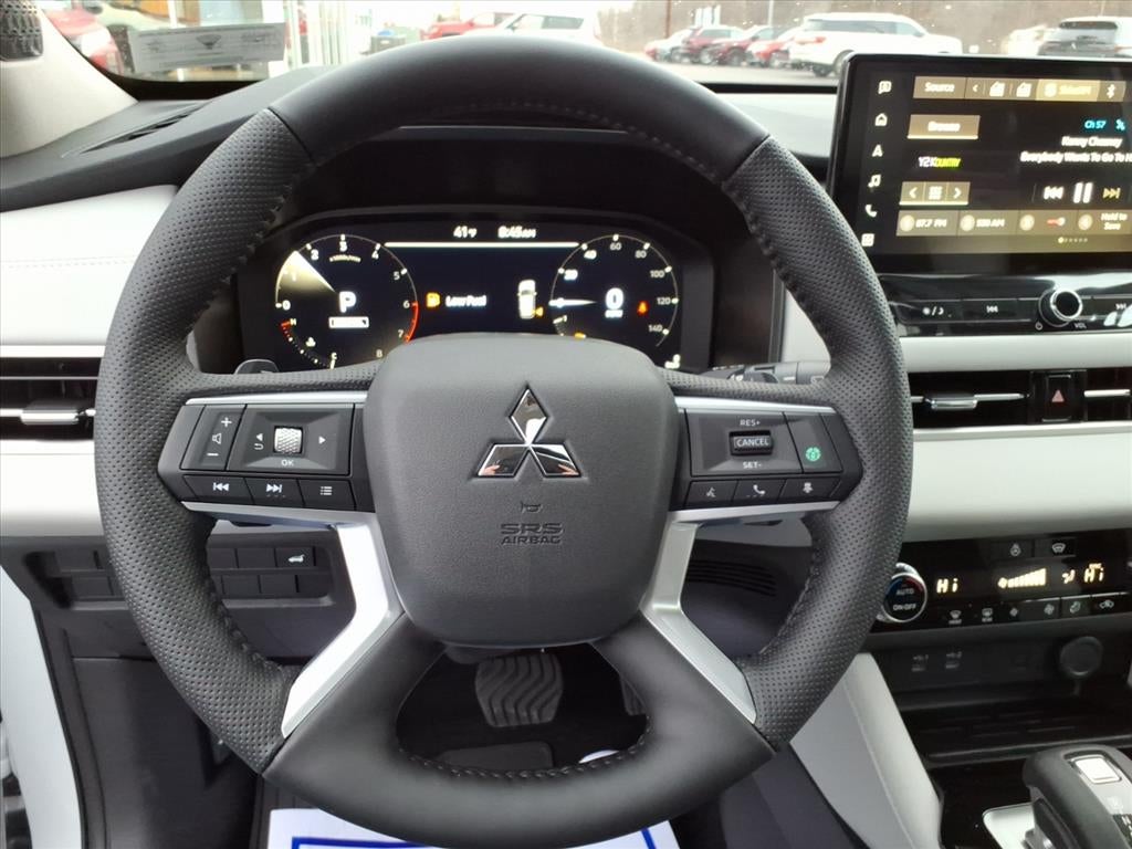 2026 Mitsubishi Outlander Base