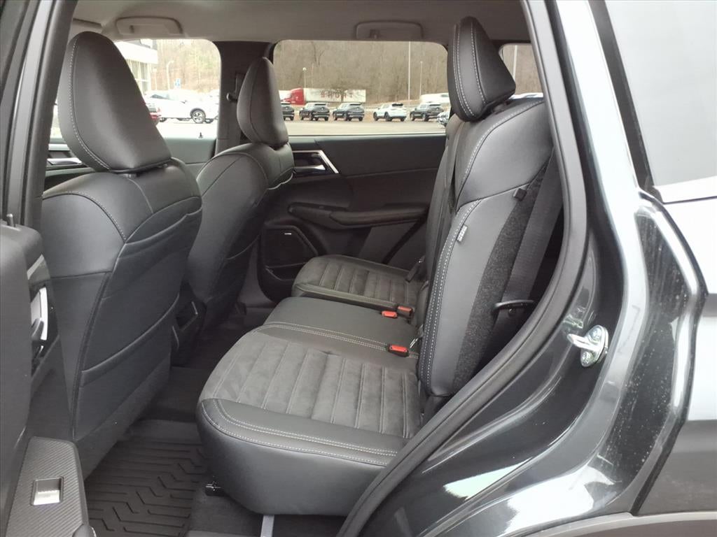 2026 Mitsubishi Outlander Base