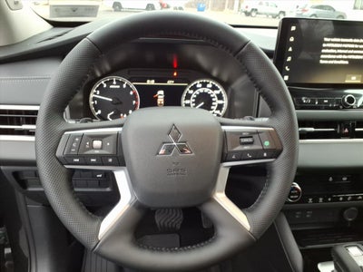 2026 Mitsubishi Outlander Base
