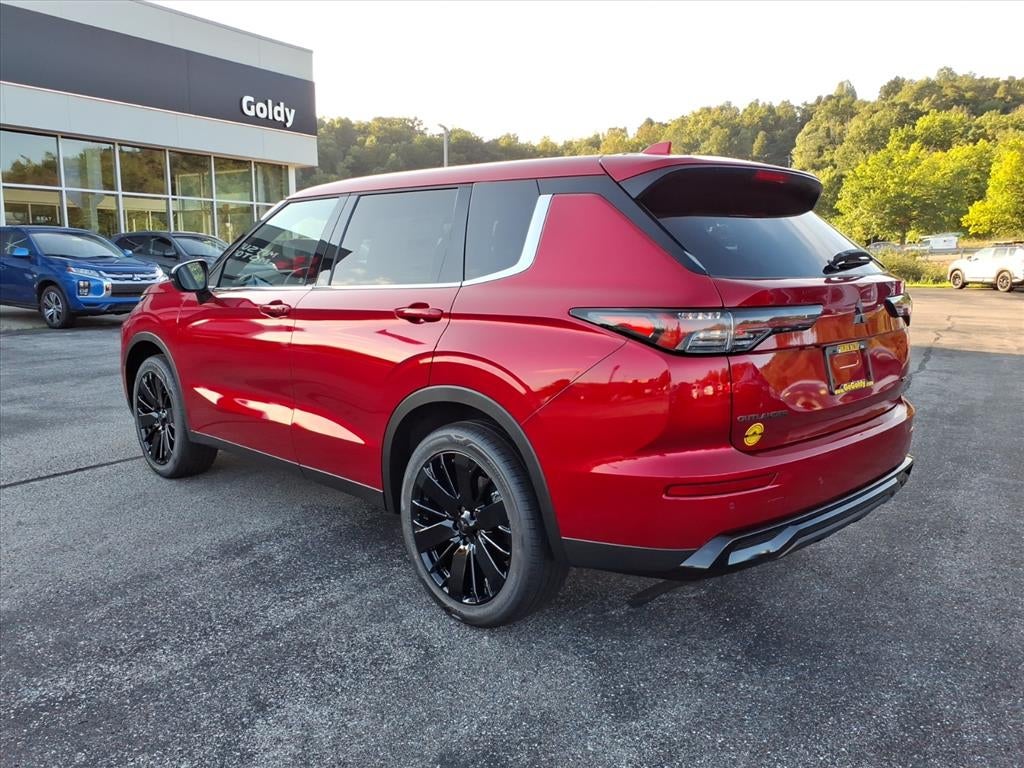 2026 Mitsubishi Outlander Base