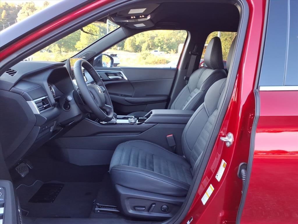 2026 Mitsubishi Outlander Base