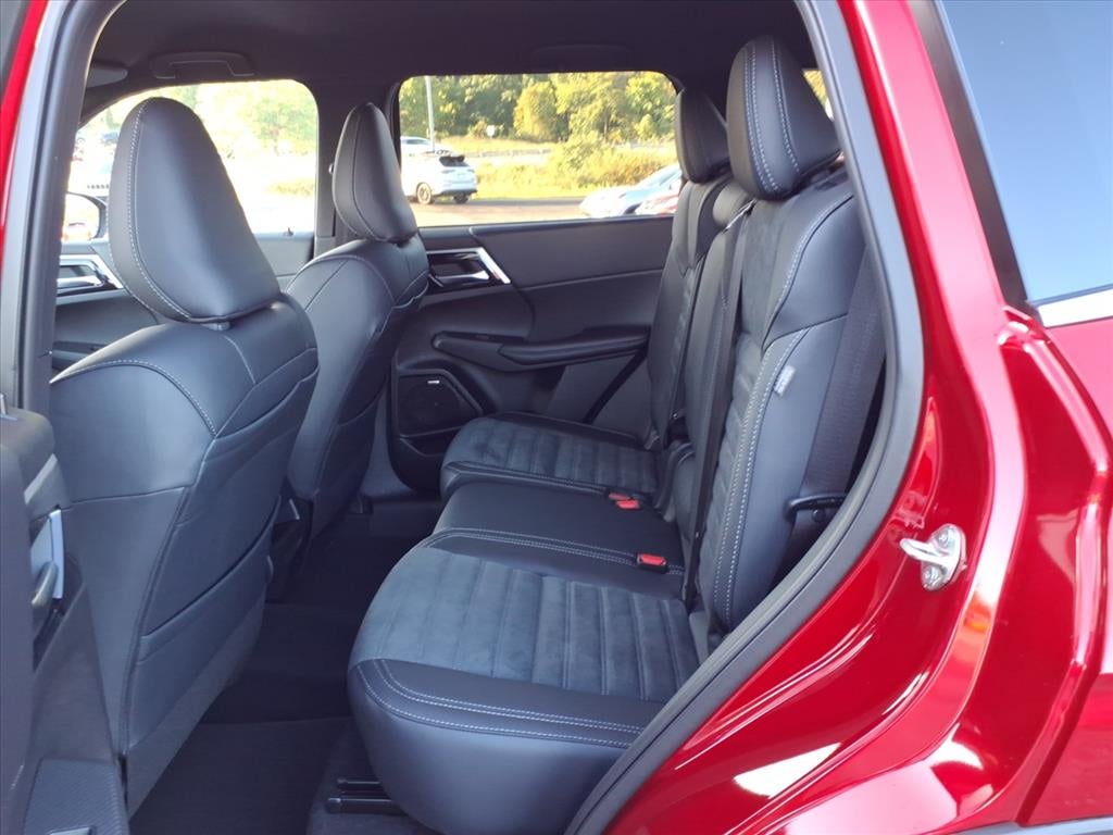 2026 Mitsubishi Outlander Base