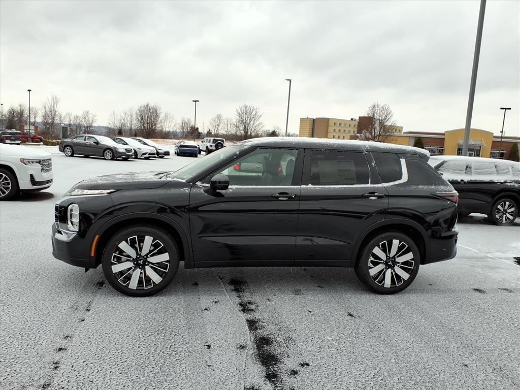 2026 Mitsubishi Outlander Base